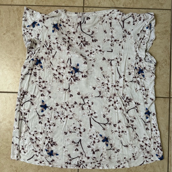 Bundle of 2 H&M Flutter Sleeve Tees - Picture 3 of 9